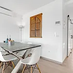 別荘 Denia Beach Lodge