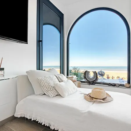 Denia Beach Lodge بيت للعطل